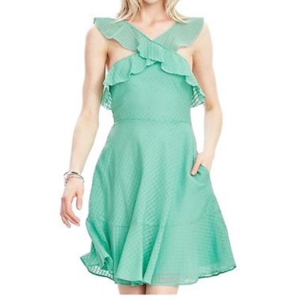 Banana Republic Ruffle Dress with pockets size 0